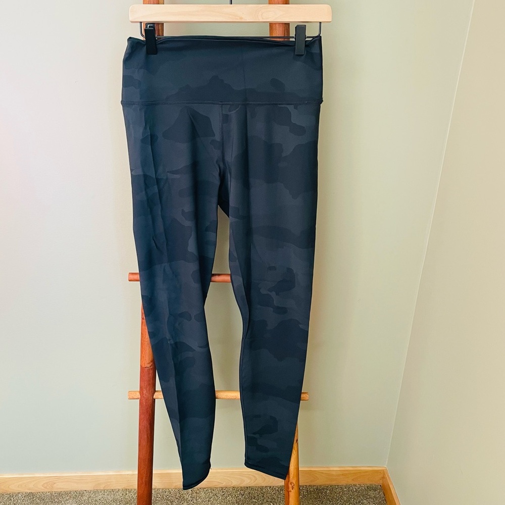Alo Vapor Navy Blue & Black Camouflage High-Waist Leggings